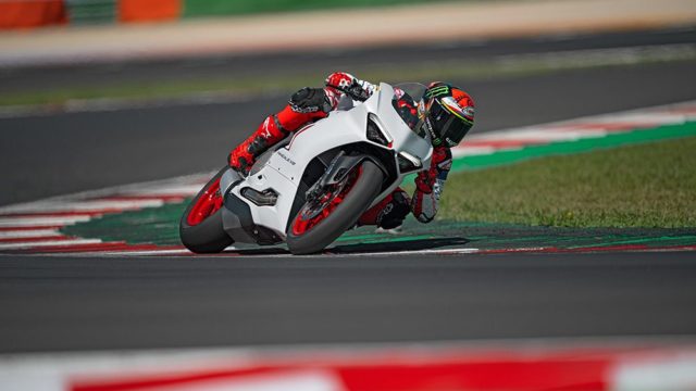 DUCATI_PANIGALE_V2_AMBIENCE _20__UC174113_Low