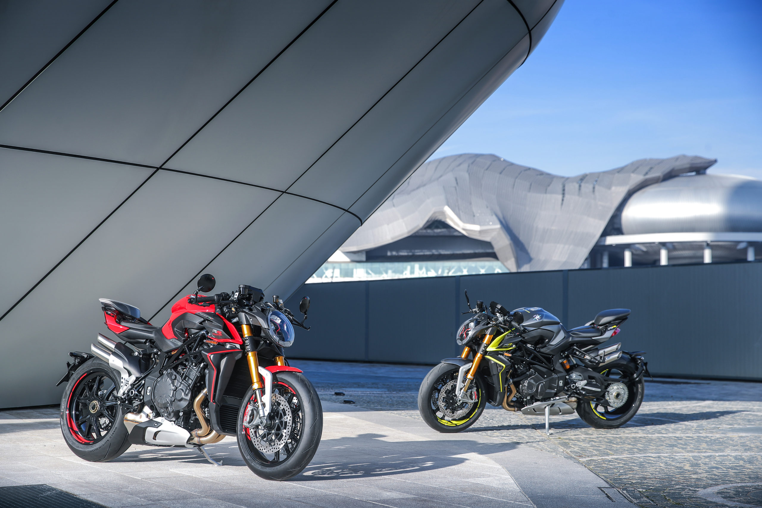 Mv Agusta Tames The 208 Hp Brutale 1000 Rr Drivemag Riders