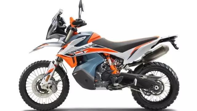 The KTM 890 Adventure R is here. But what’s the point? 16