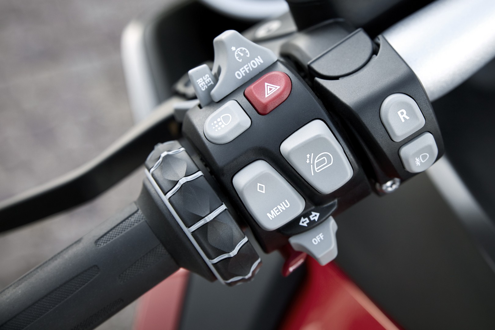 2017 BMW K1600GT gets Reverse Assist & SOS Button | DriveMag Riders