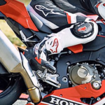 Honda sharpens the Fireblade. Will it match the superbike leaders? 8
