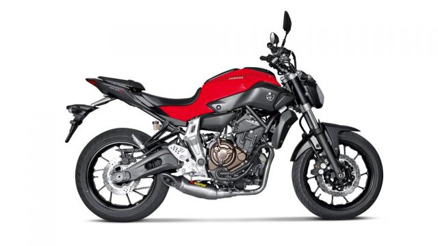 akrapovic goes to the dark side with new yamaha mt 07 exhaust photo gallery_3