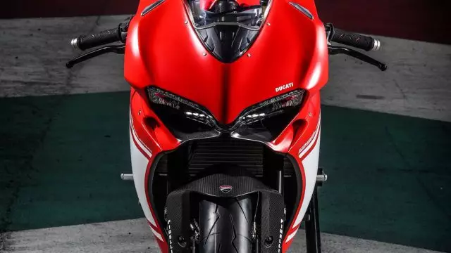 Ducati_superleggera_riders78