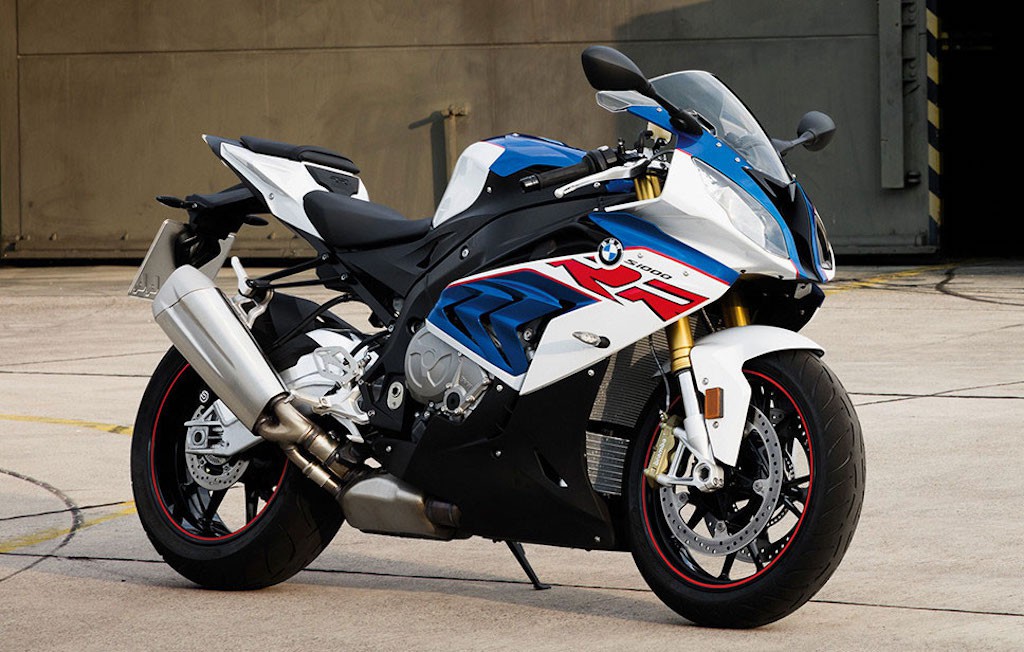 2017 BMW S1000RR Test Ride | DriveMag Riders