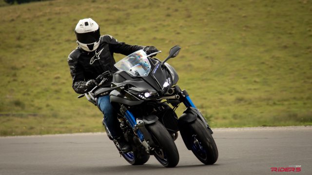 2018 Yamaha Niken First Ride | Three-wheeled Motorcycle Review 3