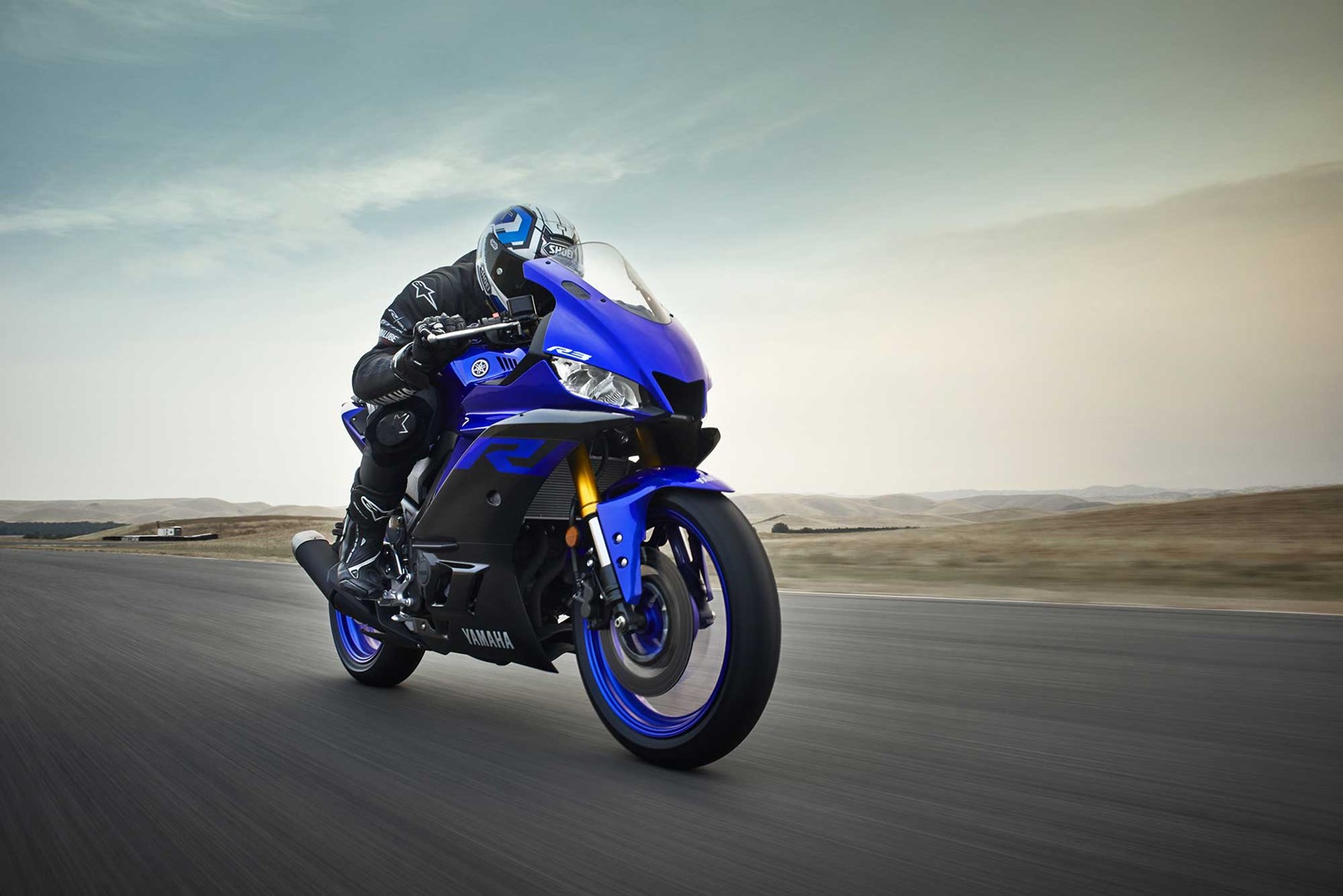 Review: 2015 Yamaha YZF-R3 - Bike Review