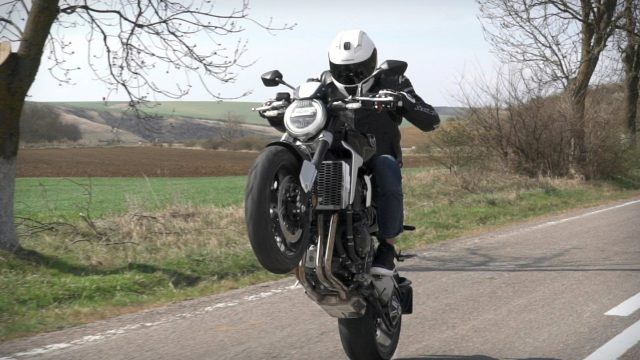 Honda CB1000R - Our up to the Limit Review [VIDEO] 1