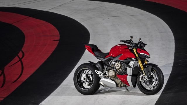 Ducati_Streetfighter_V4_Ssmall_Ambiance_40_UC101661_Mid