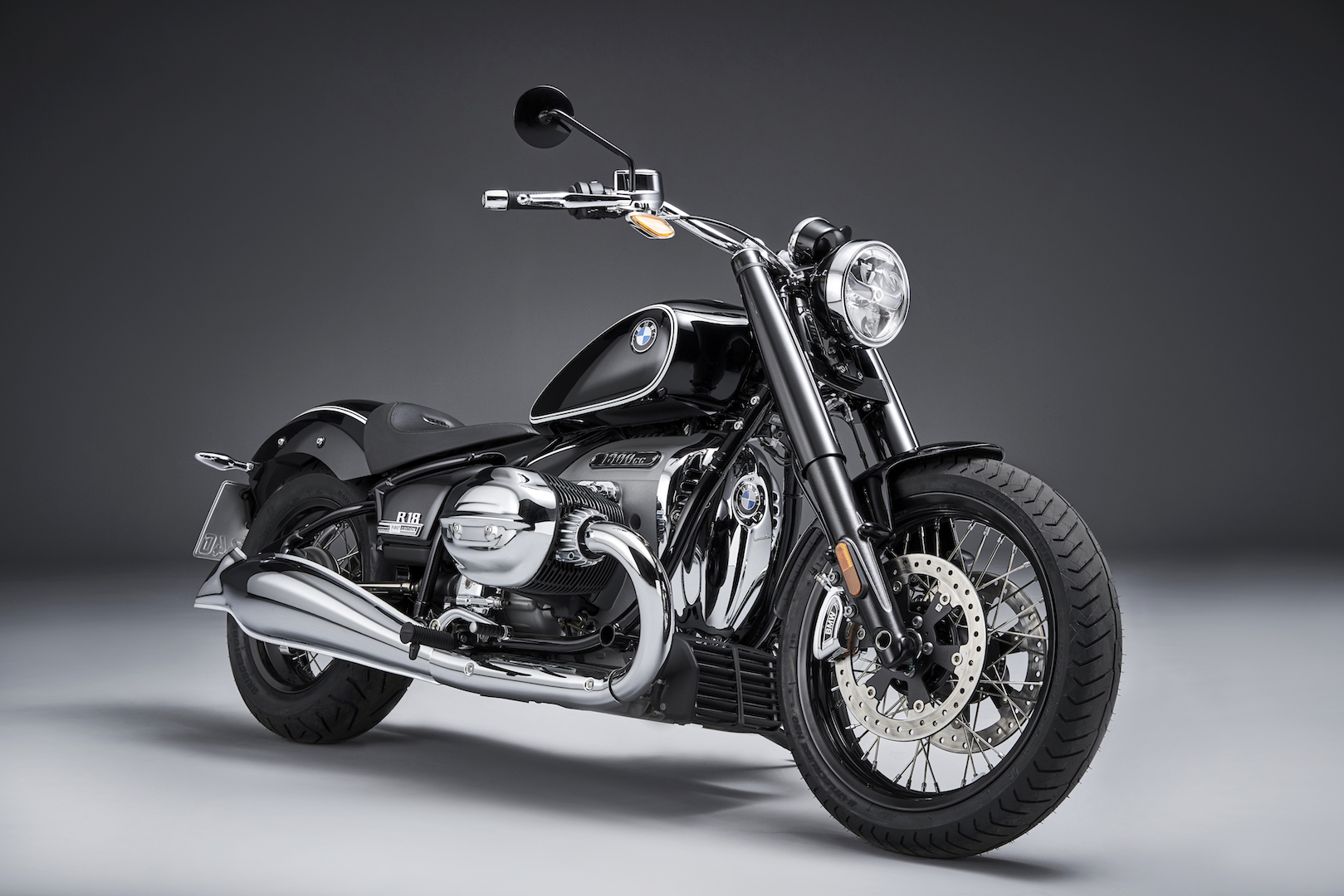 Bmw R18 Cruiser Preview Price Better Than Harley Davidson Drivemag Riders