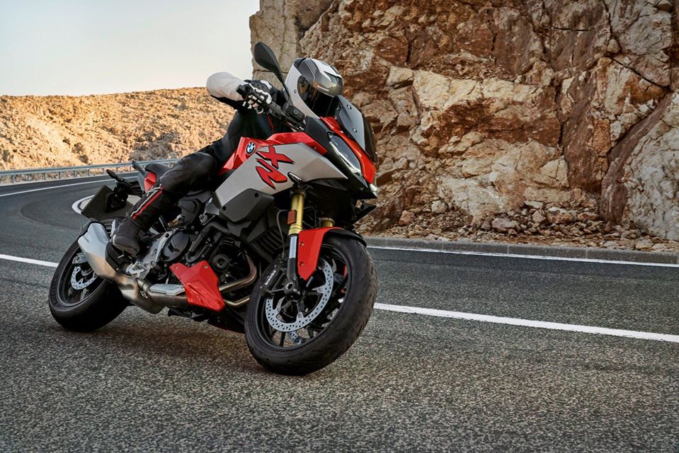 best motorcycle for commuting and touring