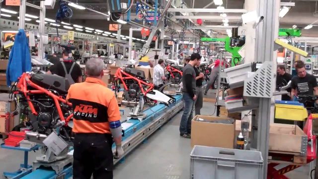 KTM stops factory production in Austria over Coronavirus 8